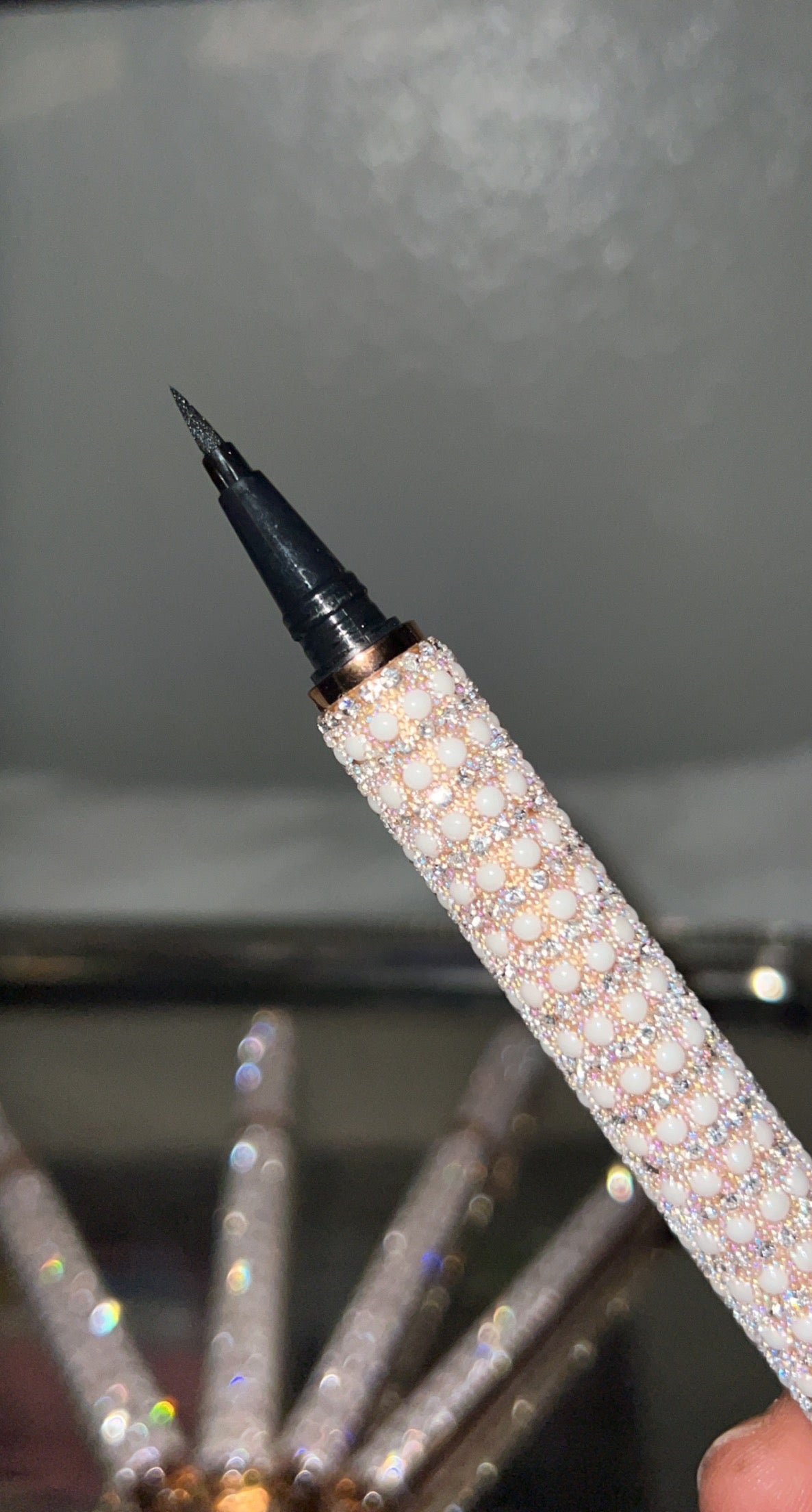 Diamonds and Pearls 2 in 1 Liner / Glue Pen